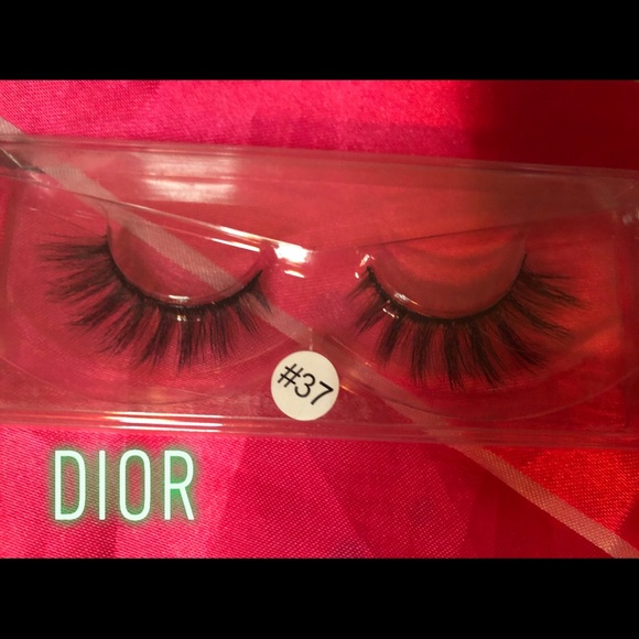 lashes - Picture 4 of 4